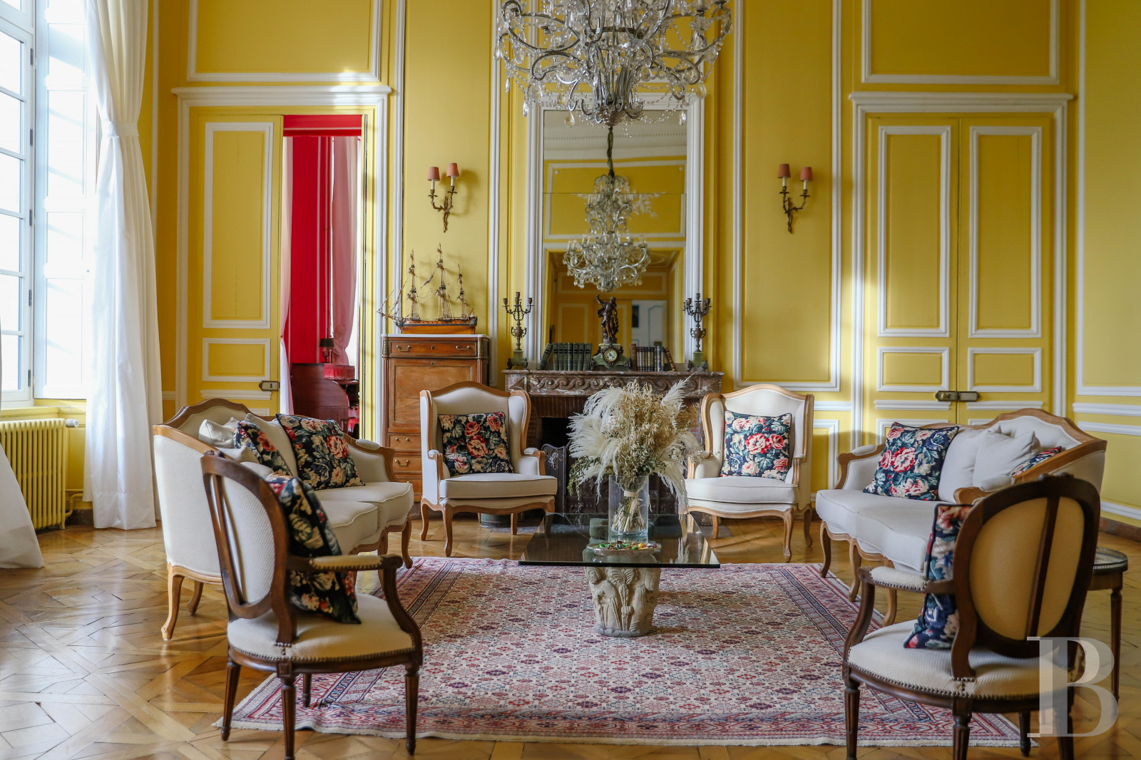 A 17th century chateau dedicated to the splendour of the modern day in Calvados, Normandy - photo  n°12